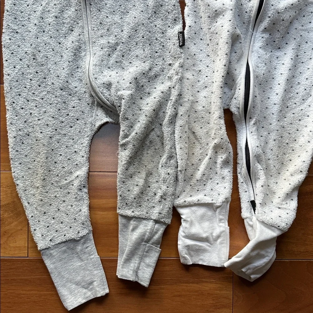 Bonds Gray and Cream Baby Wondersuits 6-12m